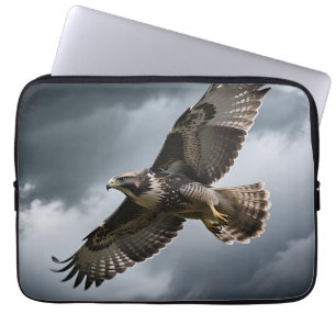 Majestueuze zwevende havik stormwolken laptop sleeve