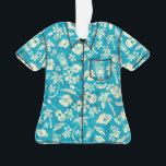 Makapuu Beach Hawaiian Batik Aloha Shirt<br><div class="desc">colorway turquoise. Un tirage de conversation de tikis, palmiers, poissons tropicaux, ukeleles, hibiscus et fleurs de plumeria rappelle les motifs utilisés dans les chemises vintages aloha dans les années 40 et 50. La texture batik ajoute une texture unique tout au long de la conception et se décline en plusieurs coloris....</div>
