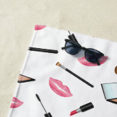 Make-uppatroon en roze lippen met eigen naam strandlaken (In situ)
