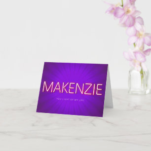 Makenzie naam in gloeiende neonverlichting kaart