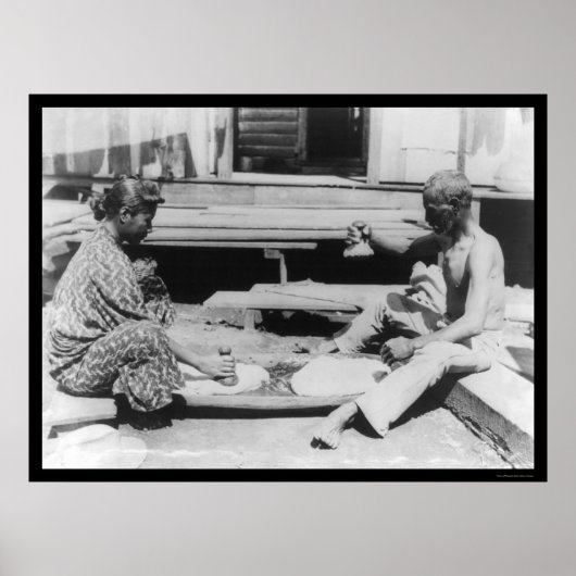 Making Poi in Hawaii 1908 Poster (Voorkant)
