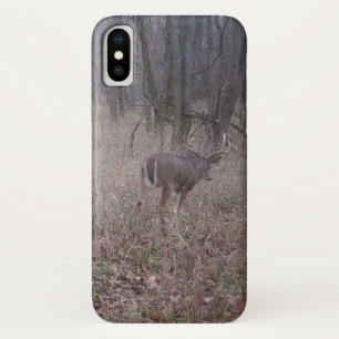 Mâle dans le coque iphone en bois