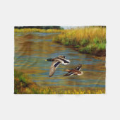 Mallard Ducks in Flight Blauwgroen Fleece Deken (Voorkant (Horizontaal))