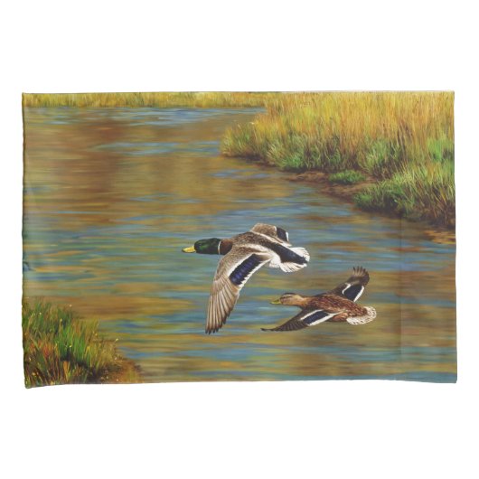 Mallard Ducks vliegen over de hond Kussensloop (Voorkant-Rechts)