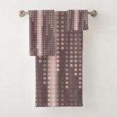 Mallow Gray Roos Gold polka dots matrix Bad Handdoek (Insitu)