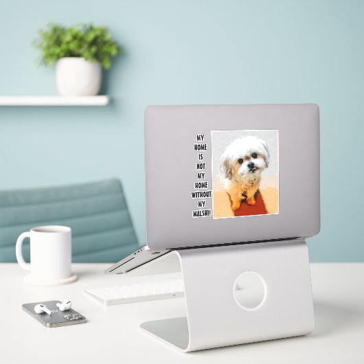 Malshi-hond aangepaste sticker (Laptop op bureau)