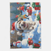 Malti Tzu loopt in de sneeuw met kerst Pet Theedoek (Verticaal)