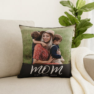 Mam heeft een moderne scriptfoto gemaakt kussen
