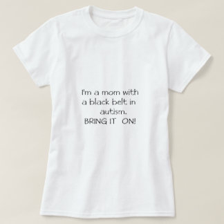 Mam met zwarte gordel in autisme t-shirt
