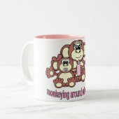 Mam. Tweekleurige Koffiemok (Voorkant links)