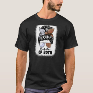 Mam van vrouwen zowel Volleyball als Football Mam  T-shirt