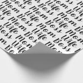 Mam vrouw baas zwart wit aangepast script stijlvol cadeaupapier (Hoek)
