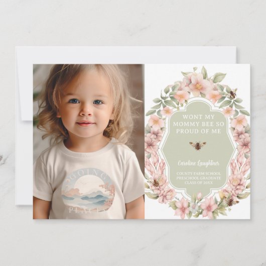 Mama Bee Proud Preschool Afstuderen Aankondiging (Voorkant)