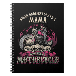Mama Biker Chick Lady onderschat Motorcyc nooit Notitieboek