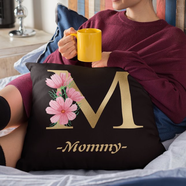 Mama gouden typografie met bloem zwart kussen (Mommy gold typography with flower black throw pillow)