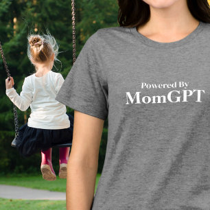 Mama Grappige Verjaardag - Aangedreven Door MomGPT Tri-Blend Shirt