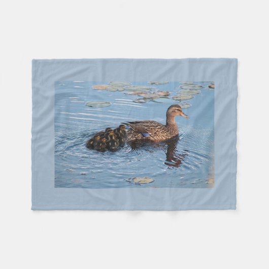 Mama Mallard en haar eenden Fleece Deken (Voorkant (Horizontaal))