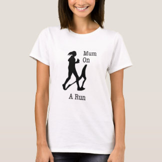 Mama op een run T shirt cadeau cadeau Moeder