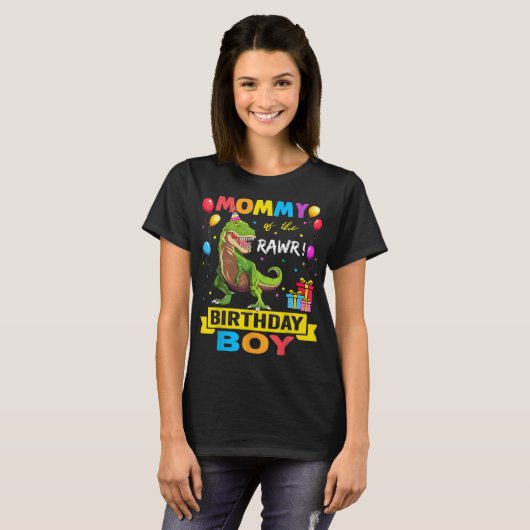 Mama van de Birthday Boy Dinosaur Raptor Funny T-shirt (Voorkant volledig)