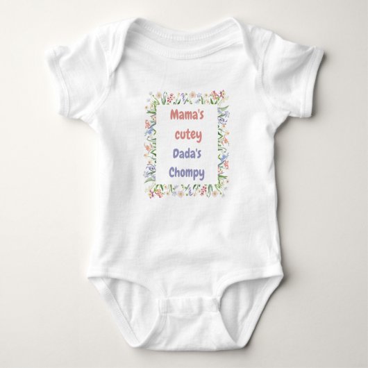 Mama's schattige en papa's chompy, baby bodysuit. romper (Voorkant)