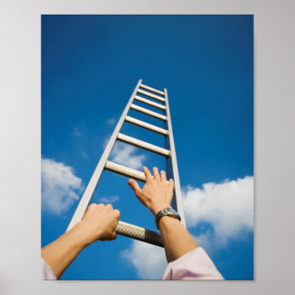 Man dat een ladder poster beklimt