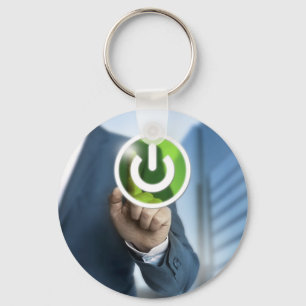 Man duwt het concept achtergrond van de machtsknoo sleutelhanger