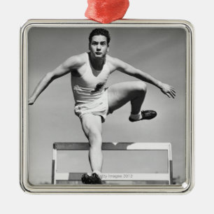 Man Hurdling Metalen Ornament