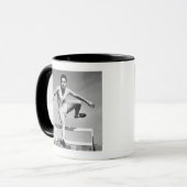 Man Hurdling Mok (Voorkant links)