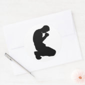 MAN IN PRAYER RONDE STICKER (Envelop)