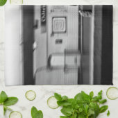 Man met boodschappentassen in de metro (Chatelet) Theedoek (Gevouwen)