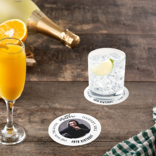 Man mythe legende foto wit zwart verjaardagsfeestj ronde kartonnen onderzetter