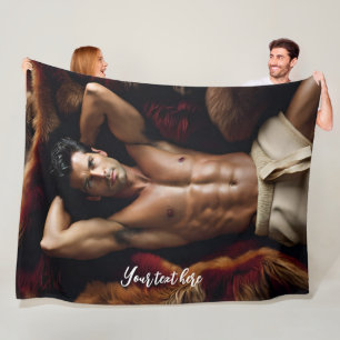 Man op een Bearskin vloerkleed Fleece Deken