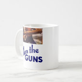 Man van de Pistolen Koffiemok (Voorkant links)