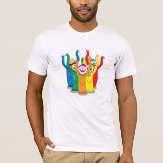 Man van onbuigzame arm met maasachtige was t-shirt