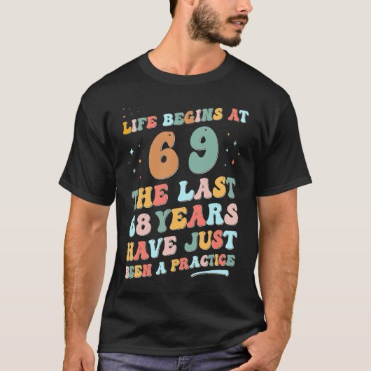 man Vrouw 2023 Het Groovy-leven begint op T-shirt (Voorkant)