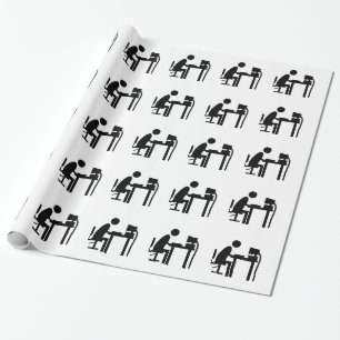 Man zat achter een computer. cadeaupapier