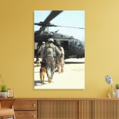 Managers van de militaire werkhond nemen een opte  canvas afdruk (Insitu (Woonkamer))