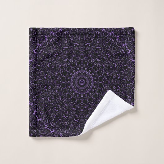 Mandala Améthyste violet avec symétrie complexe (Gant de toilette)
