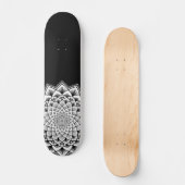 Mandala Black en White Pattern Skateboard (Voorkant)