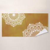 Mandala blanc sur fond doré (Serviette de bain)