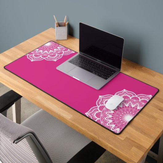 Mandala blanc sur fond rose (Bureau 2)