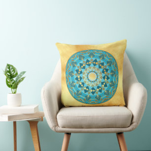 Mandala blauw goud op zachte gouden achtergrond kussen