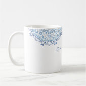 Mandala bleu sur Mug blanche modifiable (Gauche)
