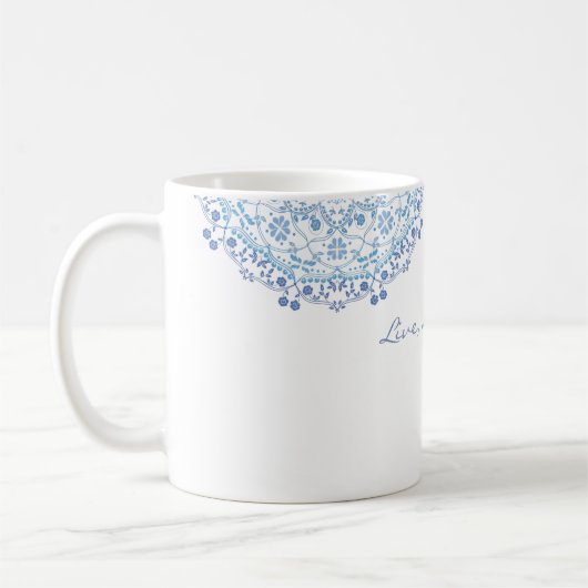Mandala bleu sur Mug blanche modifiable (Gauche)