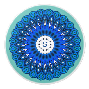 Mandala bleu sur Turquoise avec poignée initiale