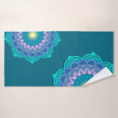 Mandala Coloré sur Fond Bleu (Serviette de bain)