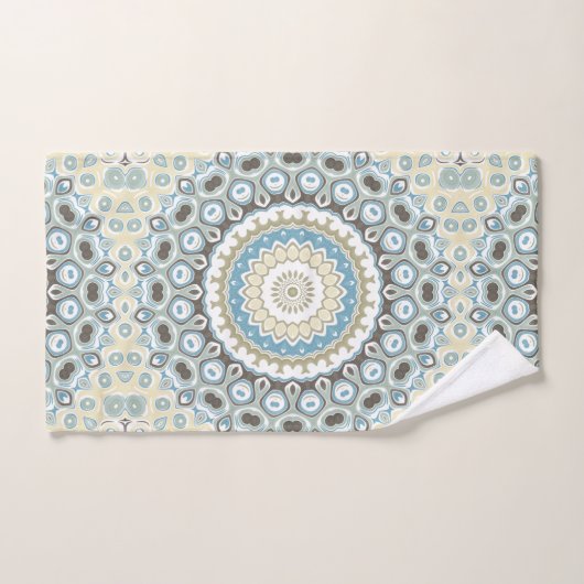 Mandala côtier dans les tons sable, bleu et bois c (Serviette à main)
