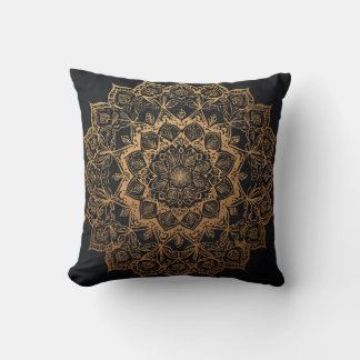 Mandala d'or sur le Coussin noir
