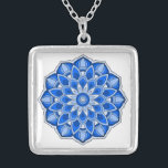 Mandala en collier bleu<br><div class="desc">Alors que le mandala est né en Inde, aujourd'hui la beauté des mandalas modernisées sont adaptées à de nombreux articles dans la maison, ainsi que pour les décorations sur les vêtements. Note : il y a une variété de produits avec ce design adapté à votre maison ou fonction, & mandalas...</div>