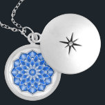 Mandala en collier bleu<br><div class="desc">Alors que le mandala est né en Inde, aujourd'hui la beauté des mandalas modernisées sont adaptées à de nombreux articles dans la maison, ainsi que pour les décorations sur les vêtements. Note : il y a une variété de produits avec ce design adapté à votre maison ou fonction, & mandalas...</div>